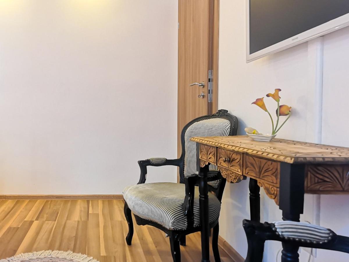 Fancy 1Bd Family Friendly In Historical Centre Apartman Bukarest Kültér fotó