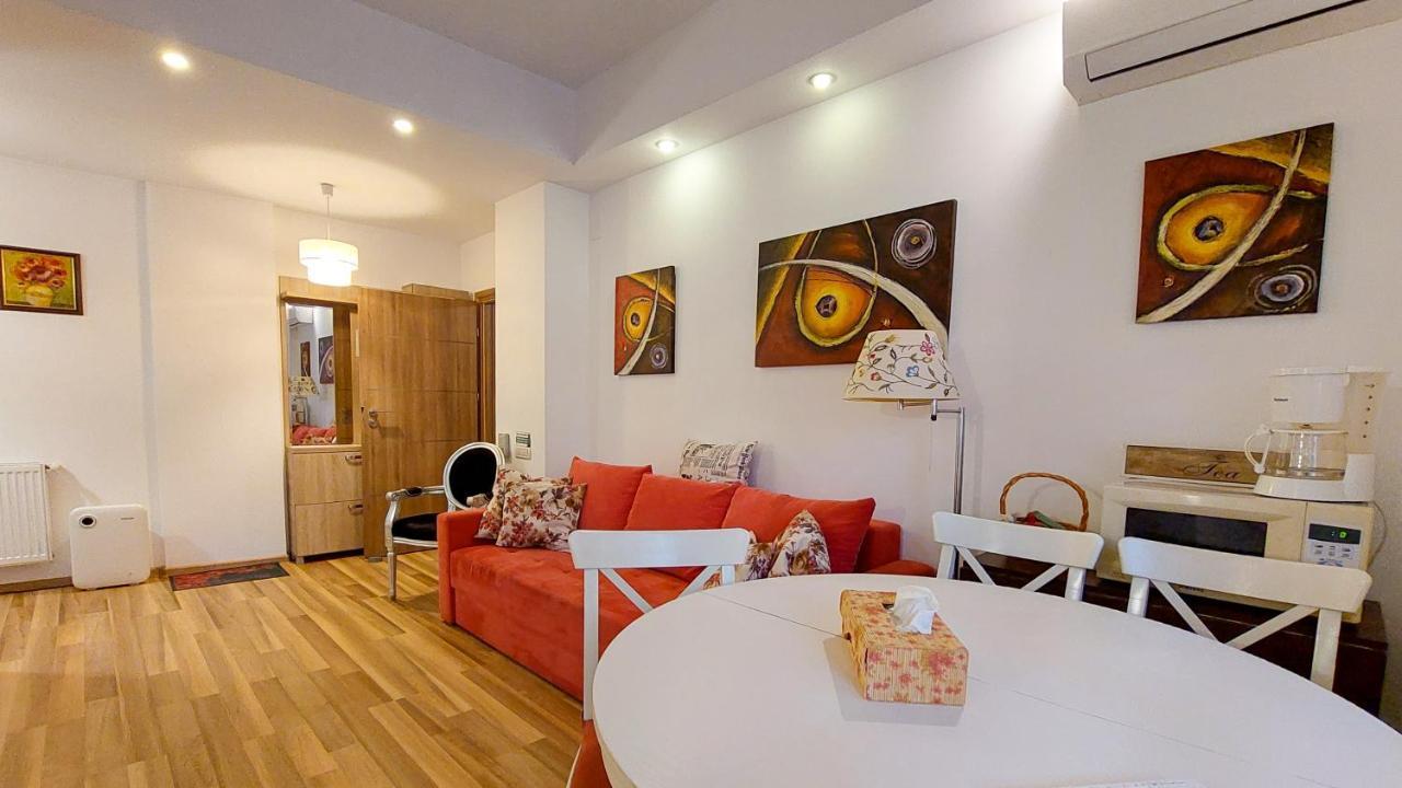 Fancy 1Bd Family Friendly In Historical Centre Apartman Bukarest Kültér fotó