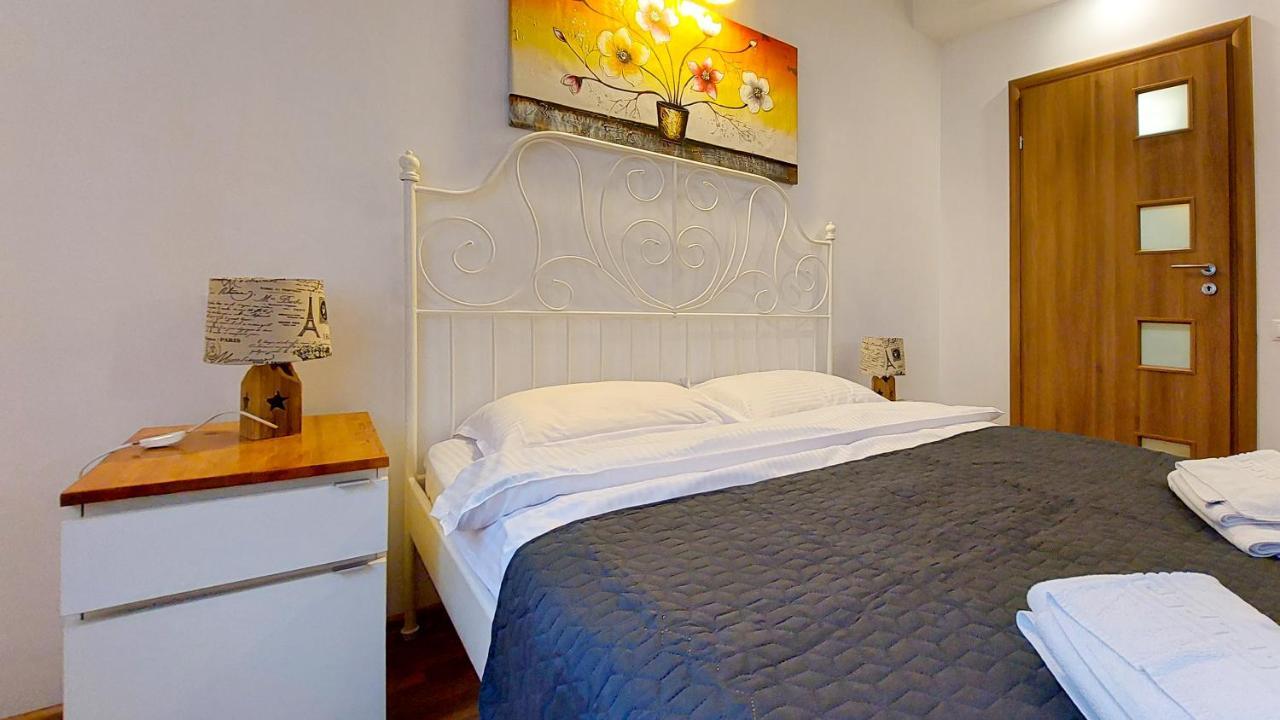 Fancy 1Bd Family Friendly In Historical Centre Apartman Bukarest Kültér fotó