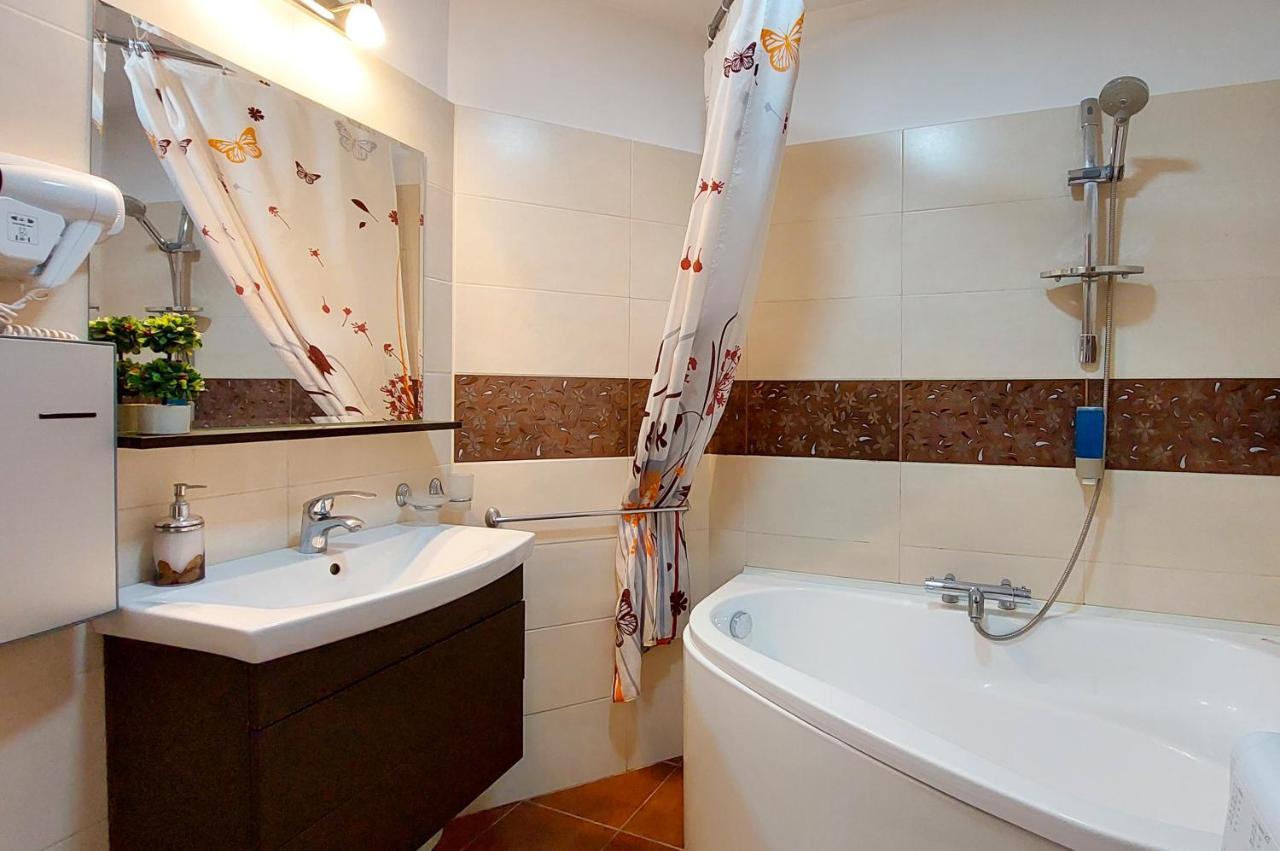 Fancy 1Bd Family Friendly In Historical Centre Apartman Bukarest Kültér fotó