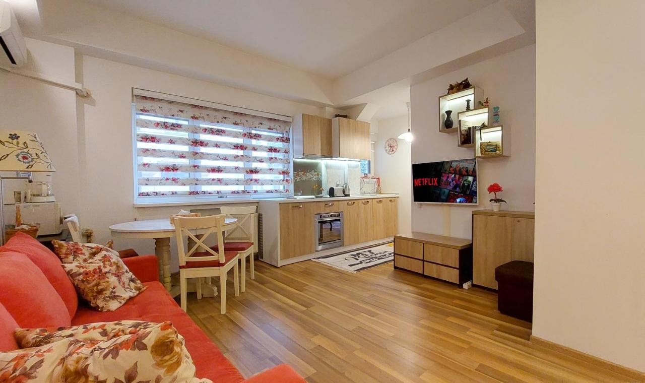 Fancy 1Bd Family Friendly In Historical Centre Apartman Bukarest Kültér fotó