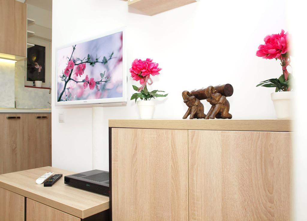 Fancy 1Bd Family Friendly In Historical Centre Apartman Bukarest Kültér fotó