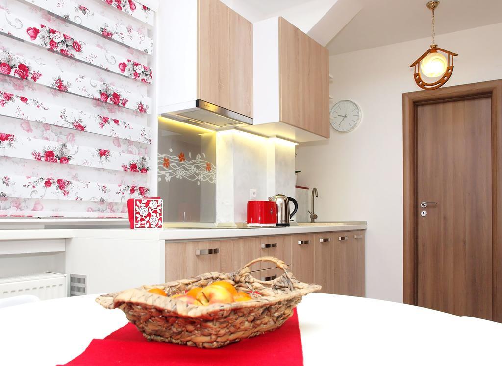 Fancy 1Bd Family Friendly In Historical Centre Apartman Bukarest Kültér fotó